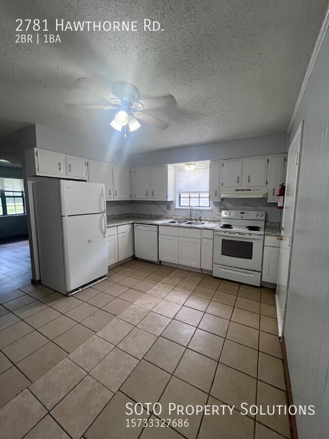 Photo - 2781 Hawthorne Rd