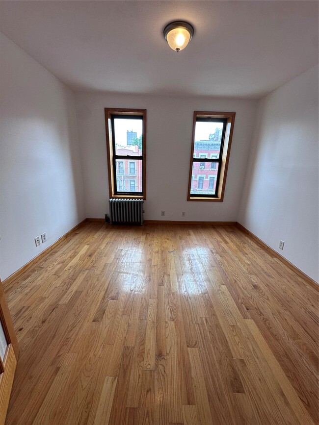 Building Photo - 804 Grand St Unit 3r Rental