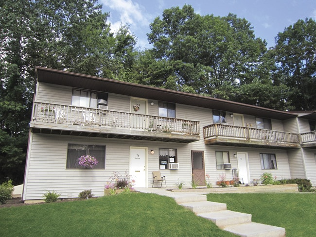 Pine Ridge II & Andrea Court Apartments - Pine Ridge II & Andrea Court Apartments
