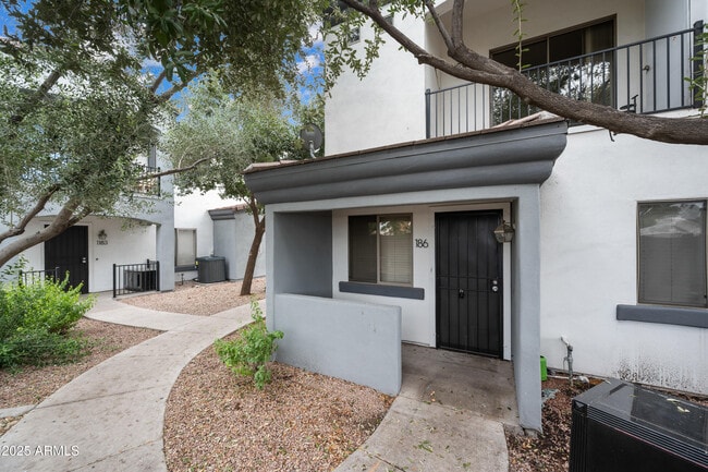 Building Photo - 4608 W Maryland Ave Unit 1186