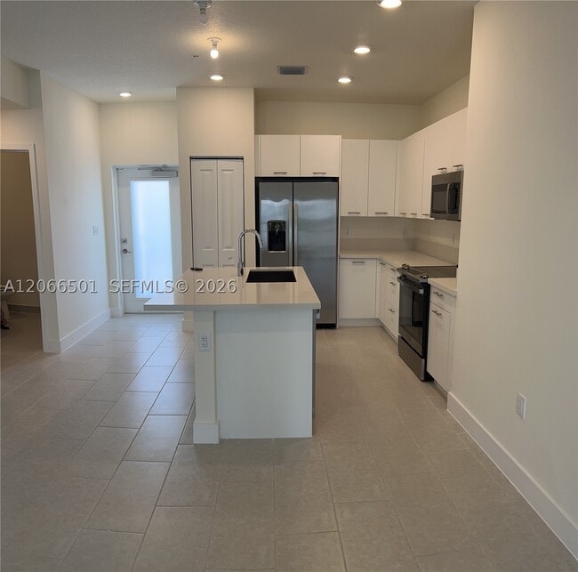 Building Photo - 4700 NW 84th Ave Unit 48