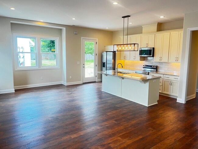Open concept living/dining/kitchen - 2101 Grantland Ave Unit B Rental