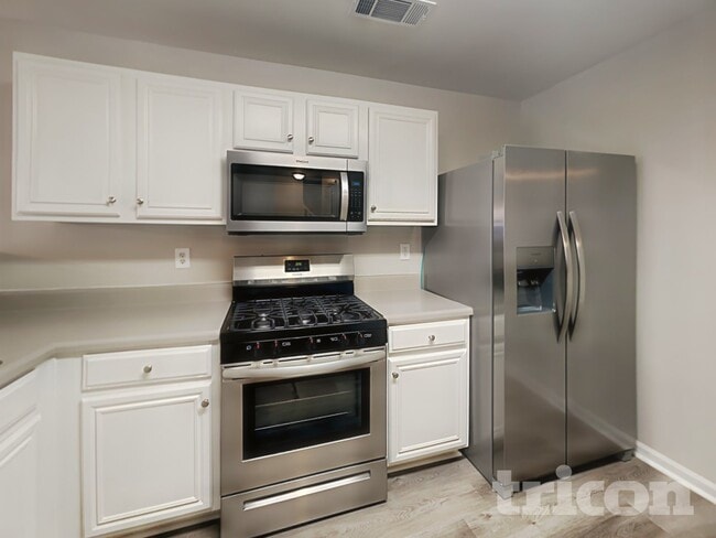 Photo - 128 Hidden Creek Dr