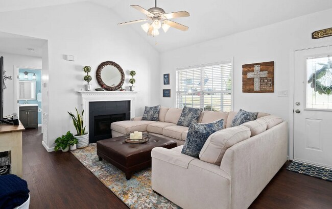 Photo - 325 Mills Dr