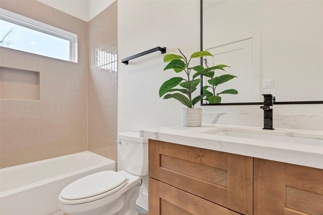 Photo - 4703 Oats St