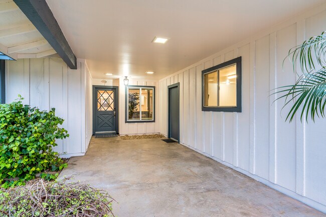 Covered Entry - 1219 W 10th Pl