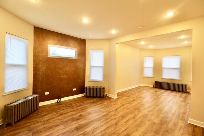 Photo - 3807 N Narragansett Ave