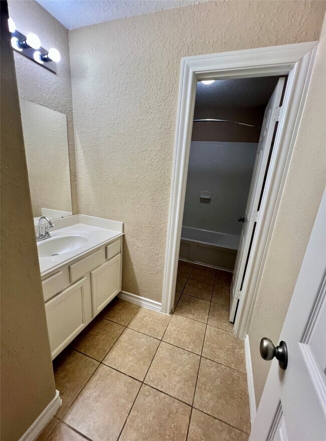 Building Photo - 5119 Big Meadow Ln