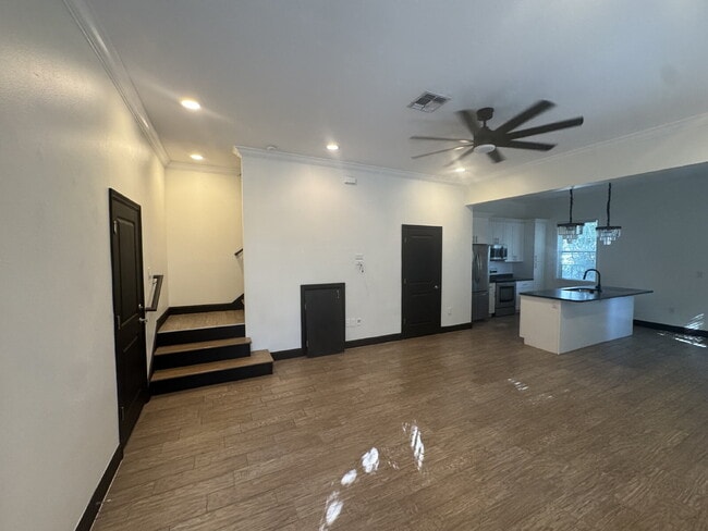 Photo - 331 N Trask St