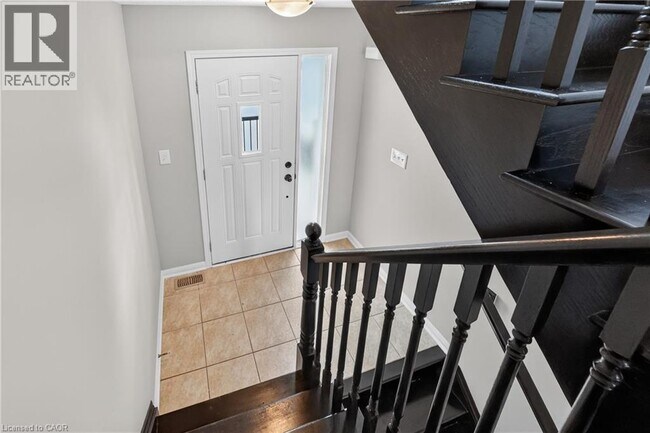 Photo - 7 Hepworth Cres