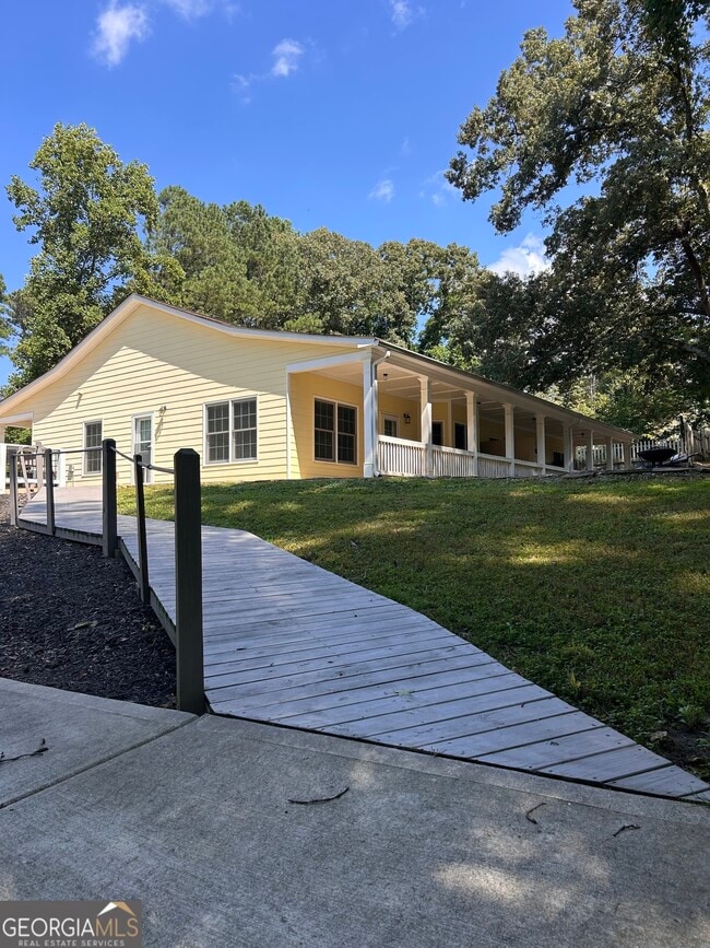 Building Photo - 7440 Bells Ferry Rd Rental