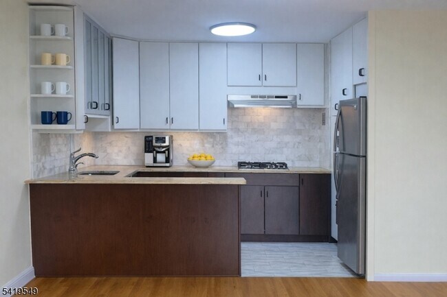 Photo - 530 Valley Rd