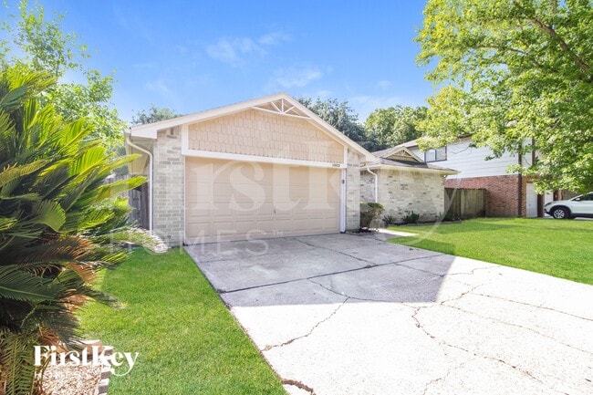 Photo - 1023 Huntington Dr
