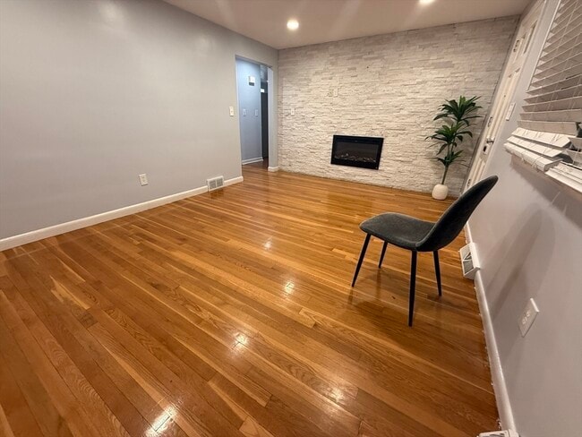 Photo - 7 Champlain Rd Unit 1