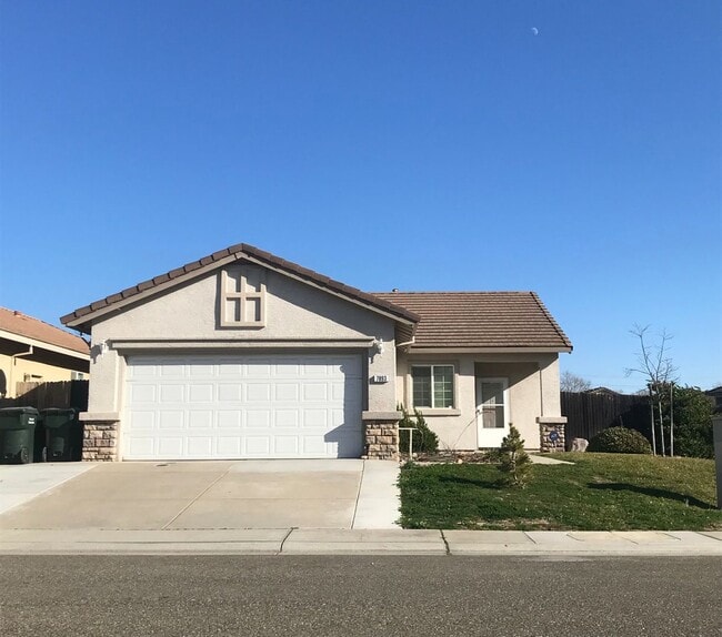 Building Photo - Updated 3bed/2bath home in Churchhill Downs