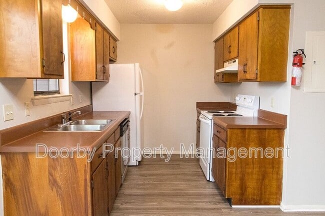 Photo - 18 S Germantown Rd Unit 4