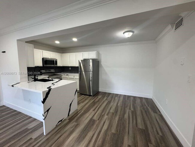 Photo - 300 Palm Cir W Unit 307