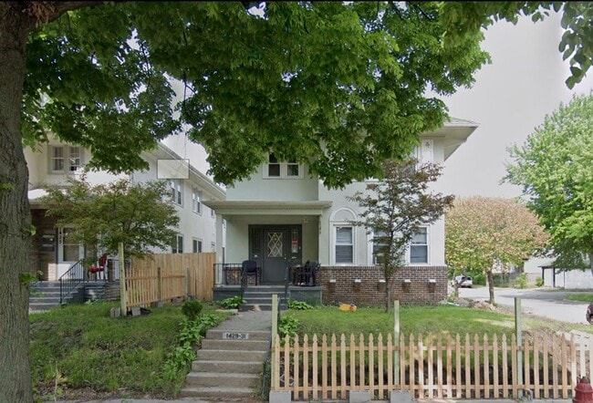 Building Photo - 1429-1431 Knox Ave N Unit 1431