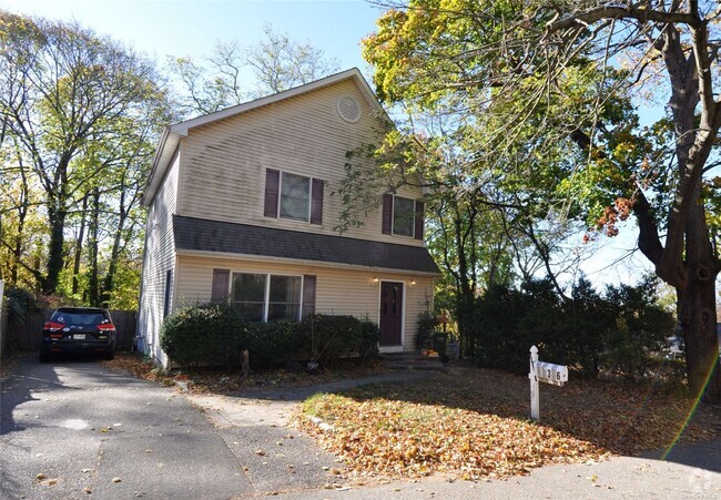 Building Photo - 36 Thorne Ln Rental