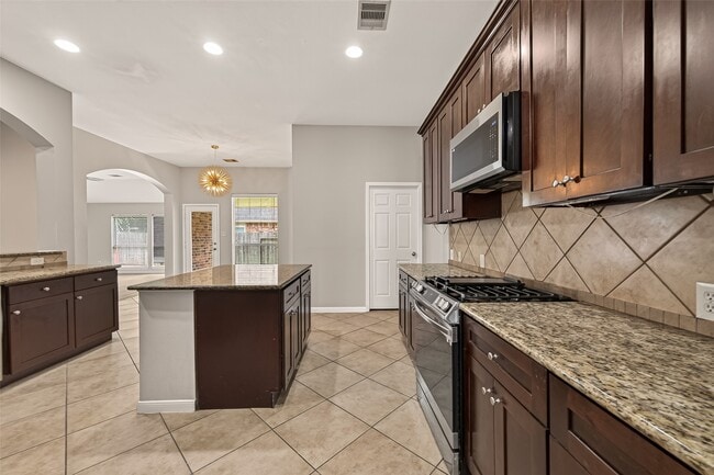 Photo - 706 Silver Creek Cir