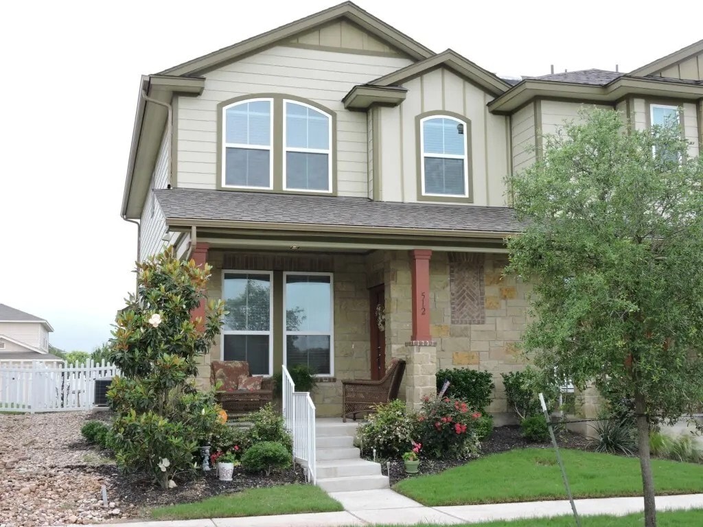 Photo - 512 Lookout Tree Ln