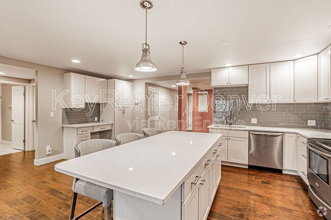Building Photo - 800 N Pearl St Unit 202 Rental