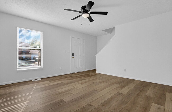 Photo - 4895 Drayton Rd