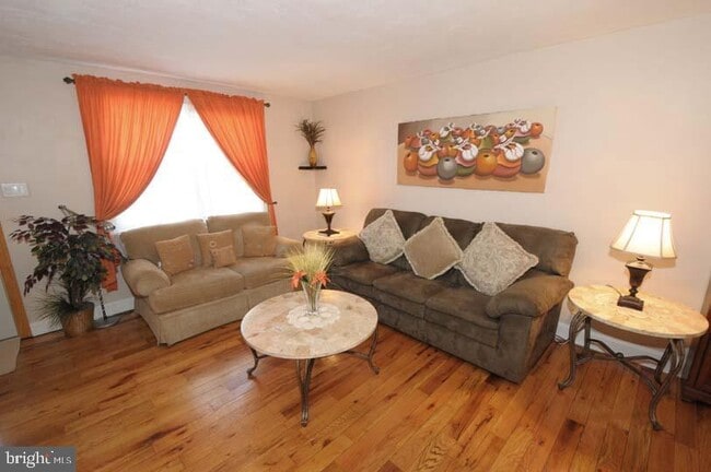 Photo - 324 Dawson St