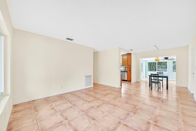 Photo - 1101 SW 1st Ave