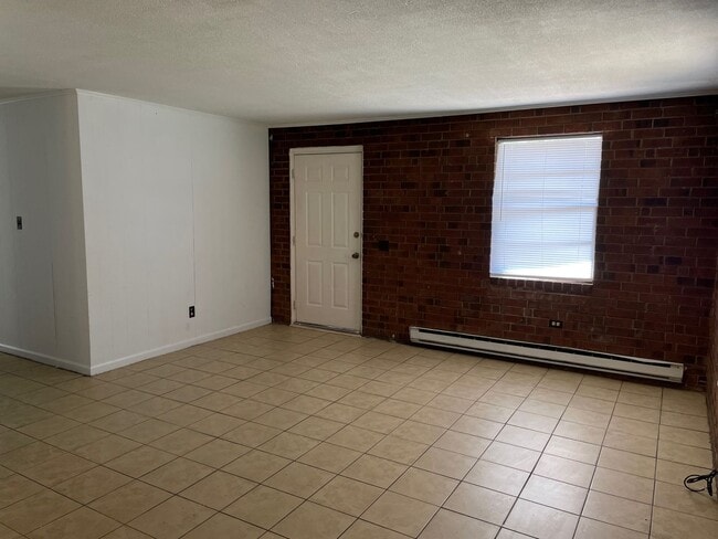 Photo - 3 Bed, 1 Bath brick home located in Highpoint!