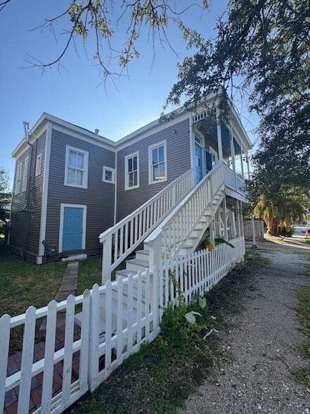 Building Photo - 610 14th St