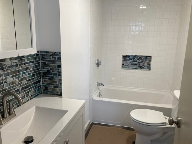 Photo - 32 W Main St Unidad 202