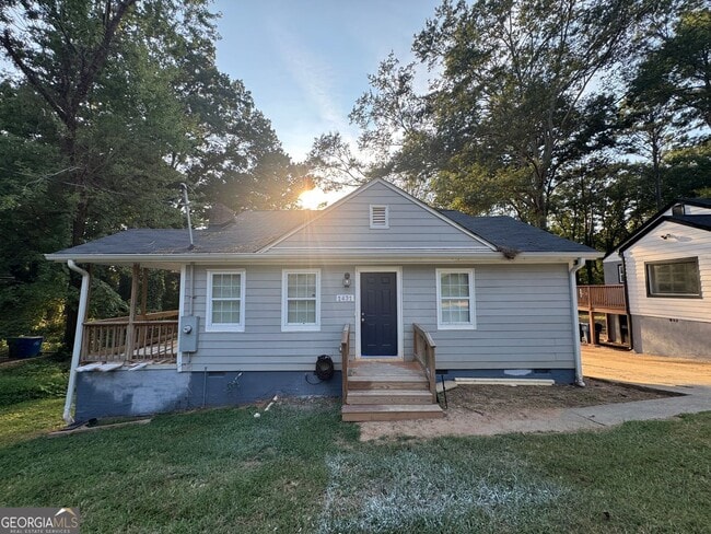 Building Photo - 1431 Lorenzo Dr SW