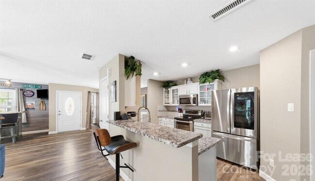 Photo - 711 Skywatch Ln