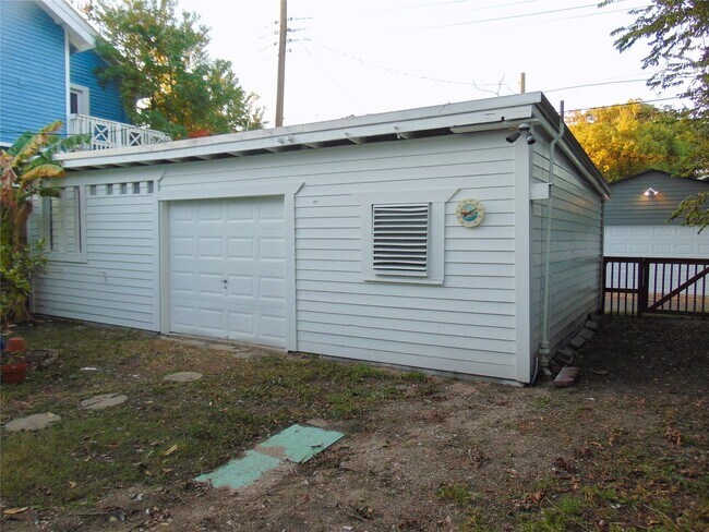 Photo - 3420 Avenue R