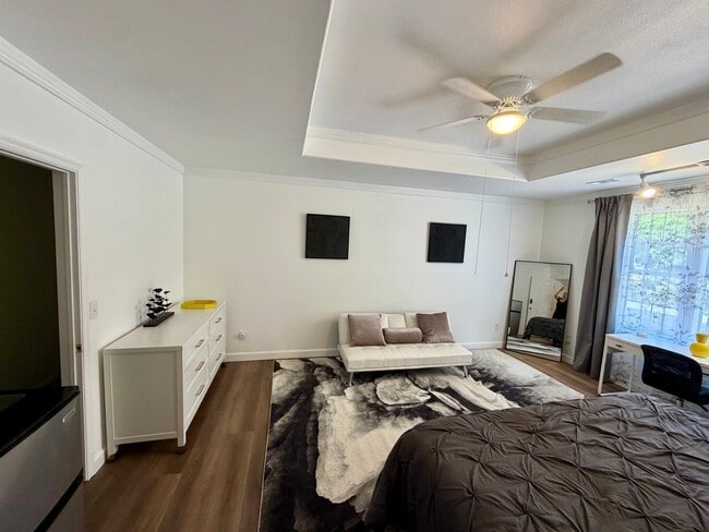 Photo - 206 Suttle Dr