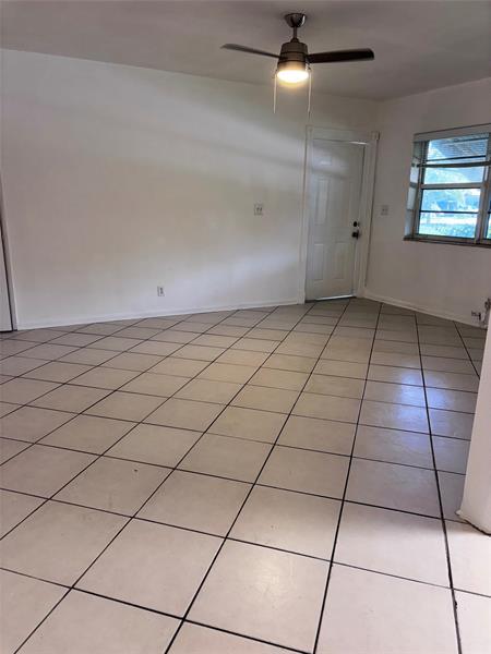 Photo - 1645 NE 12th St Unidad B