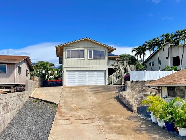 Building Photo - South Kihei 2 Bedroom / 1 Bathroom Unfurnished downstairs unit - Peekaboo Ocean View
