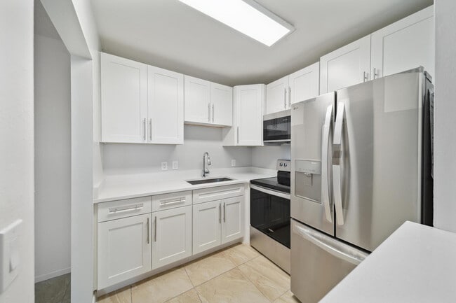 Building Photo - 114 Northampton F Unit 114