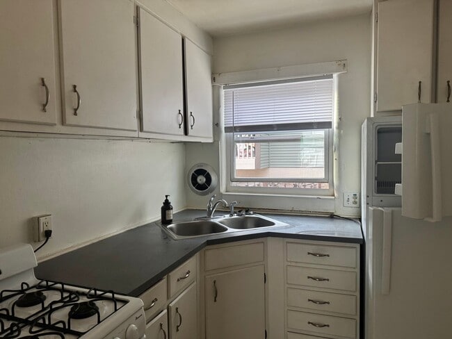 101 N Busey Ave Unit 6
