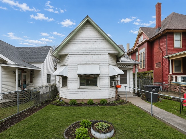 Building Photo - Affordable 3 Bedroom Home Minutes From Downtown Des Moines!