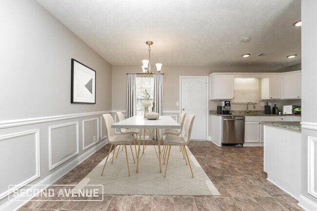 Photo - 3060 Aberdeen Way