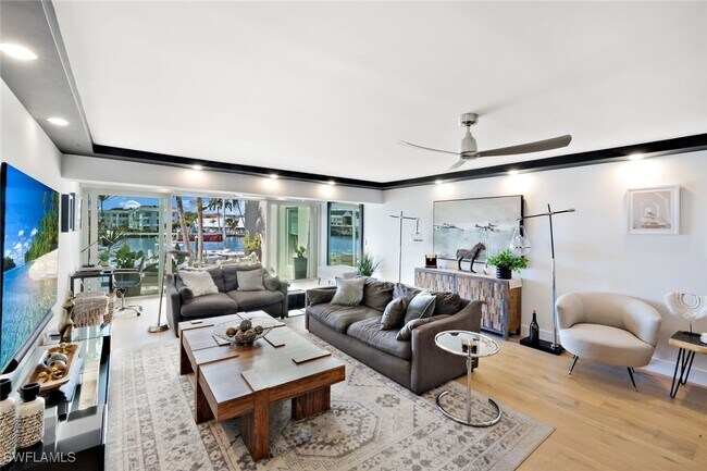 Photo - 800 River Point Dr Unit 212