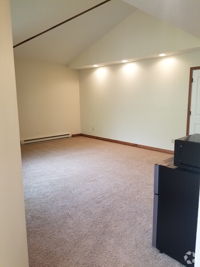 Building Photo - 1030 S Black Ave Unit A Rental