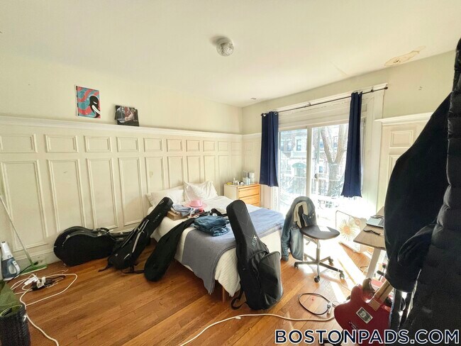 Photo - 192 Kelton St Unit 2