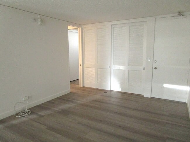 Photo - 1556 Piikoi St