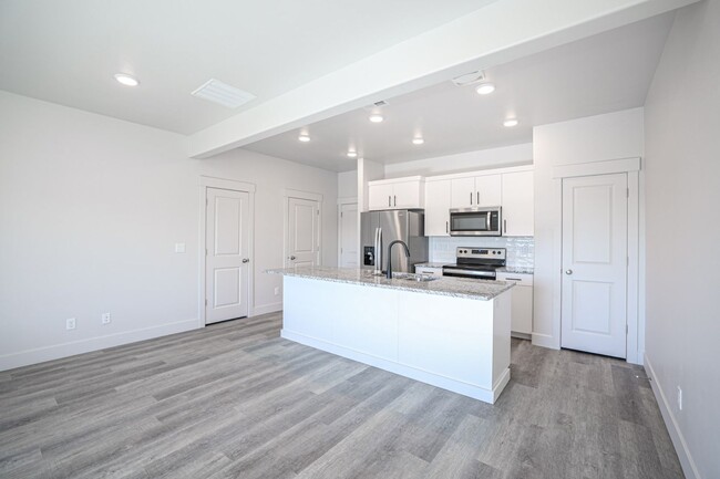 BEAUTIFUL NEW TOWNHOUSE FOR RENT IN REXBURG! - BEAUTIFUL NEW TOWNHOUSE FOR RENT IN REXBURG!