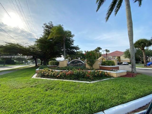 Building Photo - 7630 Westwood Dr Unit 327