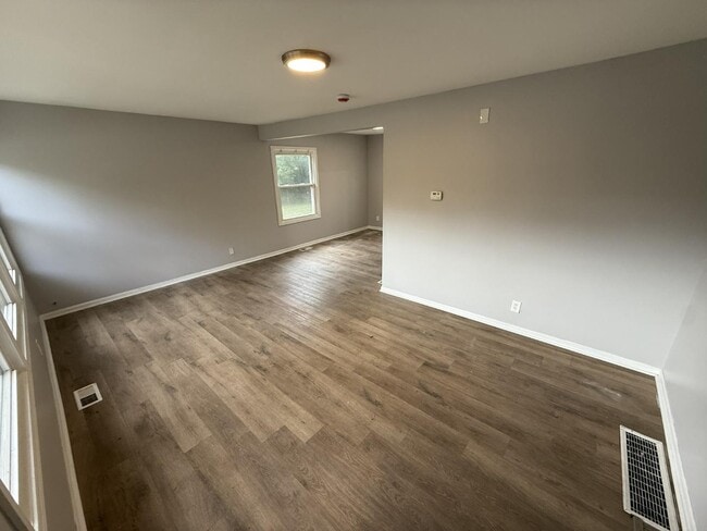 Photo - 3526-28 East 9th Avenue