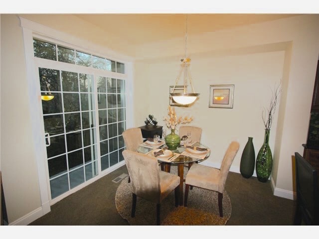 Cozy Dining - 913 225th Place SE